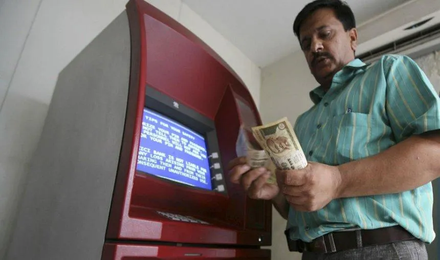 Be Alert: RBI के पास नहीं है ATM में जाली नोट पकड़ने की कोई व्यवस्था, RTI से हुआ बड़ा खुलासा- India TV Paisa
