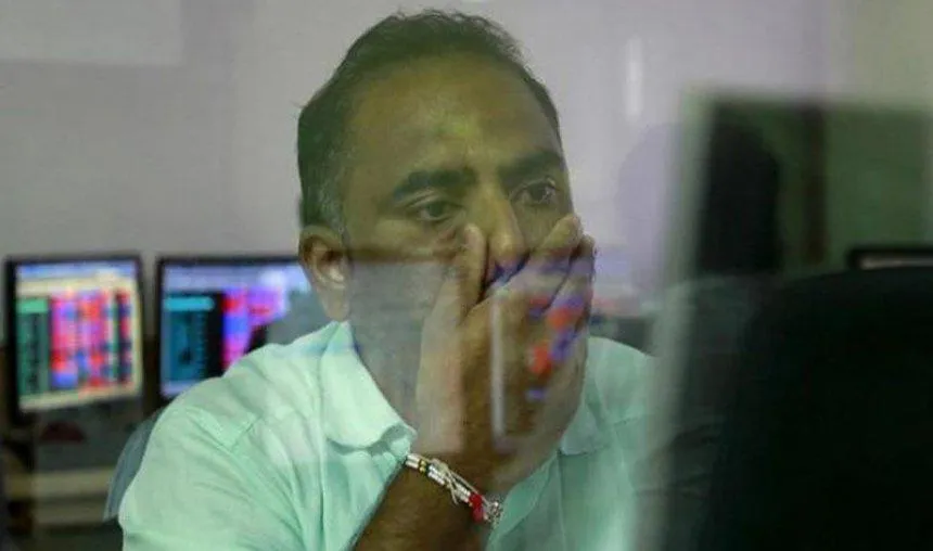 शुरुआती कारोबार में शेयर बाजार में गिरावट, सेंसेक्स 100 अंक लुढ़का, निफ्टी 7730 के नीचे- India TV Paisa