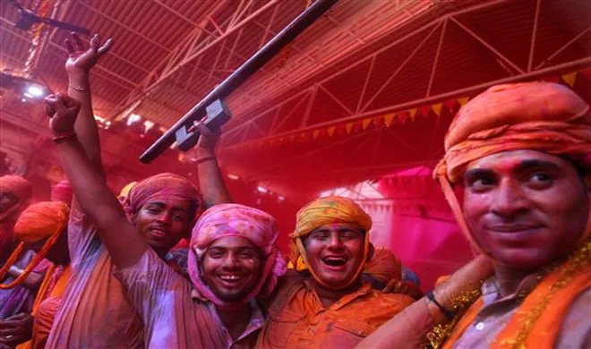 India celebrating festival of colours Holi- India TV Hindi
