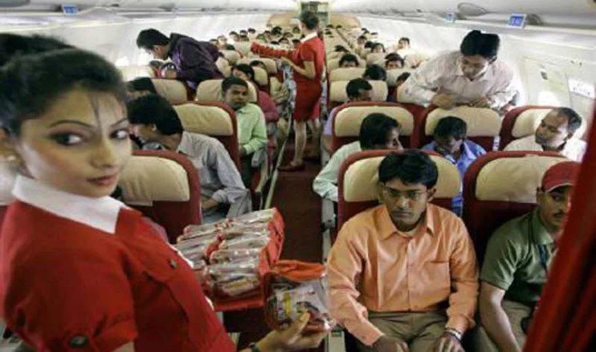 जुलाई में रिकॉर्ड 26 फीसदी बढ़ी हवाई यात्रियों की संख्‍या, कम किराये से आकर्षित हो रहे हैं लोग- India TV Paisa