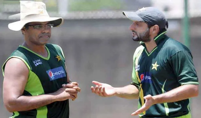 waqar younis and shahid afridi- India TV Hindi