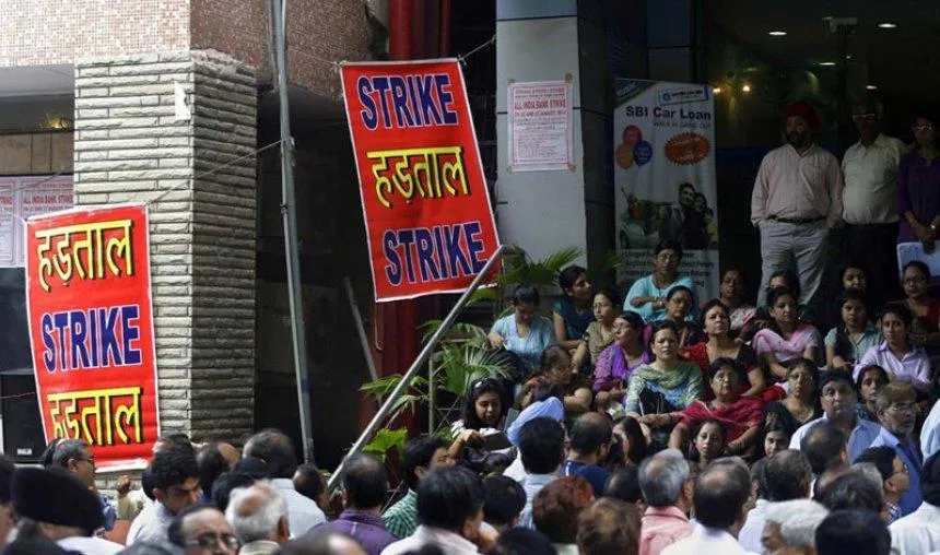 Once Again Strike: प्राइवेटाइजेशन के खिलाफ 25 मई को हड़ताल करेंगे बैंक कर्मचारी, संसद के सामने देंगे धरना- India TV Paisa