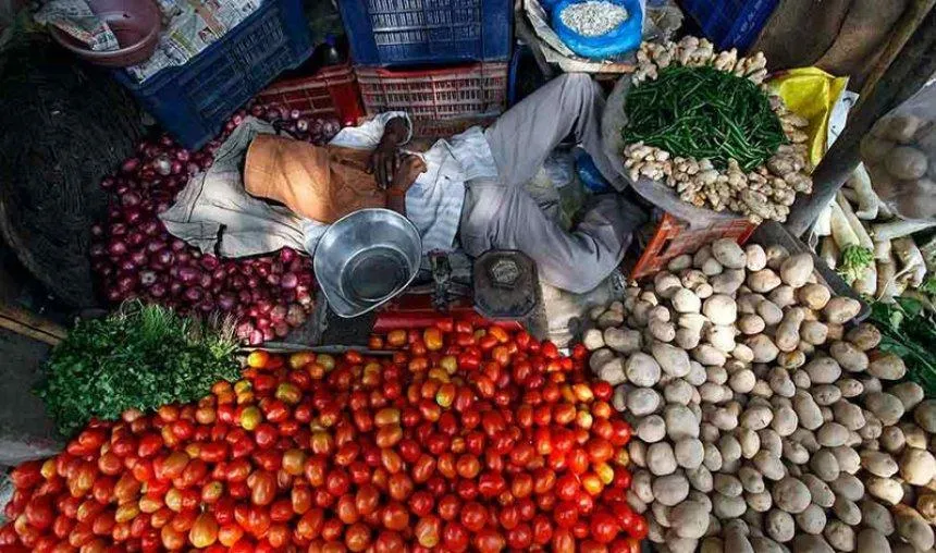 Once Again: सब्जियों ने बढ़ाई महंगाई, जून में 22 माह के उच्‍च स्‍तर 5.77 फीसदी पर पहुंची रिटेल इनफ्लेशन- India TV Paisa