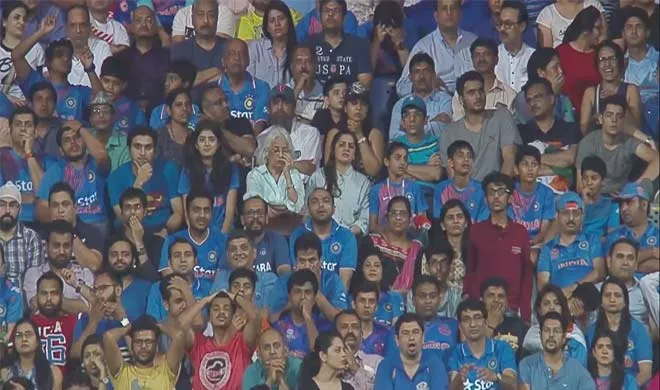 crowd at wankhede stadium- India TV Hindi