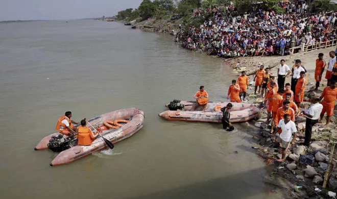 boat capsized- India TV Hindi