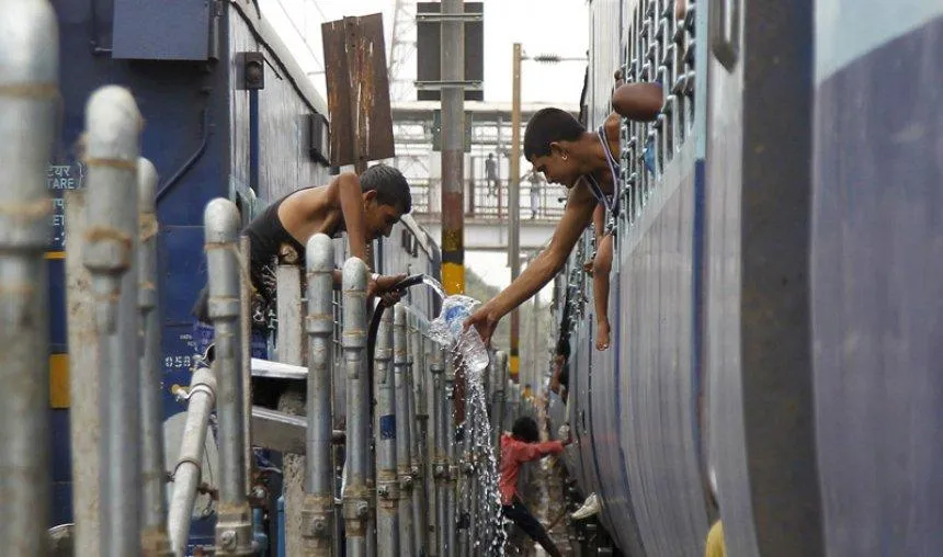 Mineral Water: बोतल बंद पानी नहीं है पूर्ण सुरक्षा की गारंटी, भारत में एक तिहाई कंपनियों की रिपोर्ट है निगेटिव- India TV Paisa