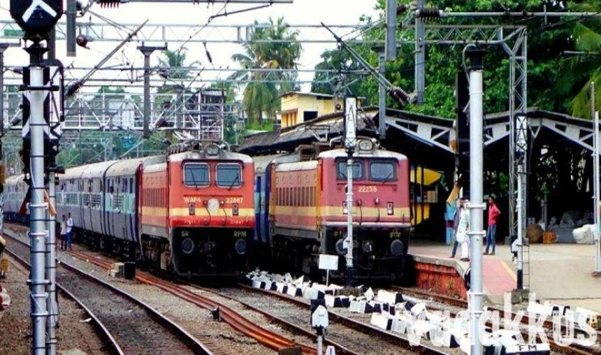 रेलवे बढ़ाना चाहती है ट्रेनों की स्‍पीड, सुरक्षा कार्यों के लिए वित्त मंत्रालय से मांगे 1.19 लाख करोड़ रुपए- India TV Paisa
