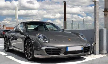 लक्‍जरी कार कंपनी Porsche ने भारत में पेश की 911 रेंज, कीमत 1.42 करोड़ रुपए- India TV Paisa