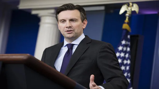 White House press secretary Josh Earnest - India TV Hindi