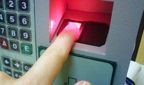 अब बिना कार्ड और पिन कर सकेंगे ATM से विड्रॉल, DCB बैंक ने शुरू की आधार बेस्‍ड सर्विस- India TV Paisa
