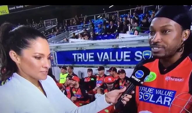 chris gayle and reporter mclaughlin- India TV Hindi