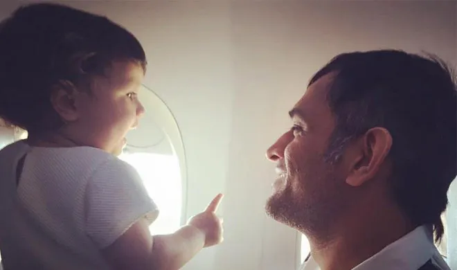 Dhoni with daughter Ziva- India TV Hindi