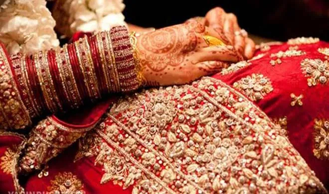 new married girl absconding with lakhs of money- India TV Hindi