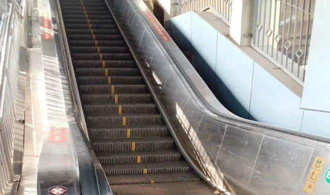 escalator- India TV Hindi