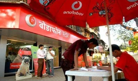Vodafone ने शुरू किया ‘फ्रेंडशिप डे’ ऑफर, लकी विनर्स को मिलेगा स्‍पेन और सिंगापुर जाने का मौका- India TV Paisa