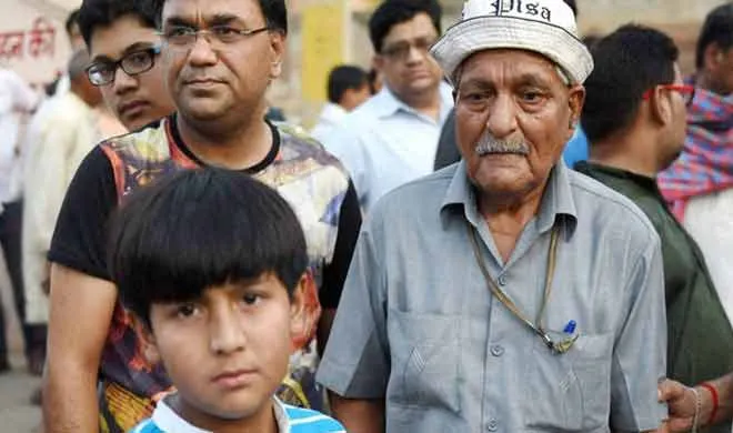 father, son and brother of mukul dwiwedi- India TV Hindi