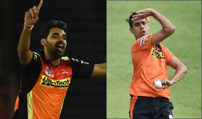 bhuneshwar kumar and ashish nehra- India TV Hindi