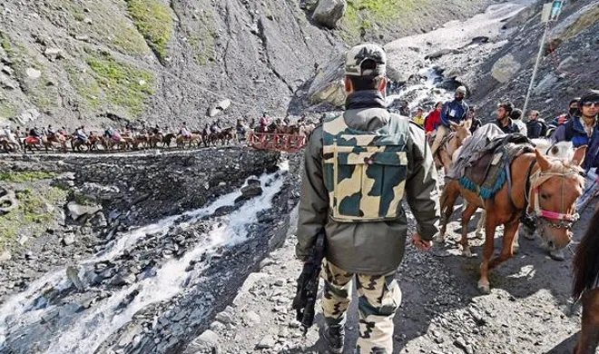 Amarnath Yatra stopped after tension in kashmir- India TV Hindi