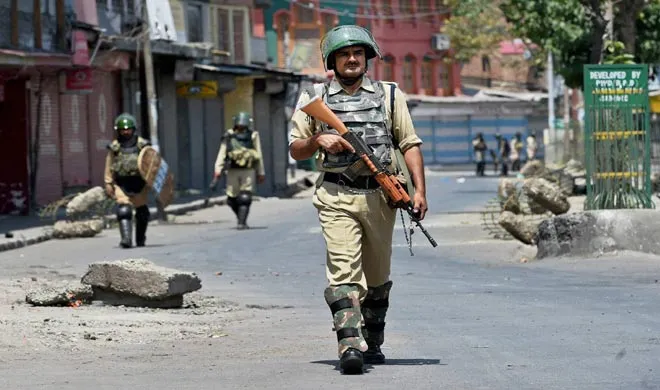 kashmir curfew- India TV Hindi
