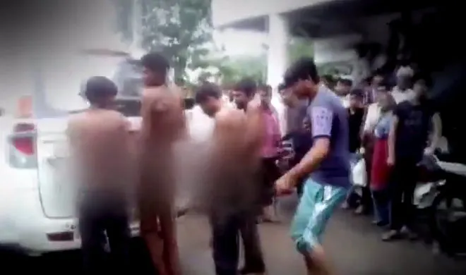 cctv footage video of four youths beaten up mercilessly in...- India TV Hindi