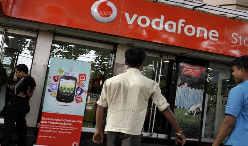 Vodafone vs RJio: देश की दूसरी सबसे बड़ी टेलीकॉम कंपनी का मेगा प्‍लान, निवेश करेगी 20,000 करोड़ रुपए- India TV Paisa