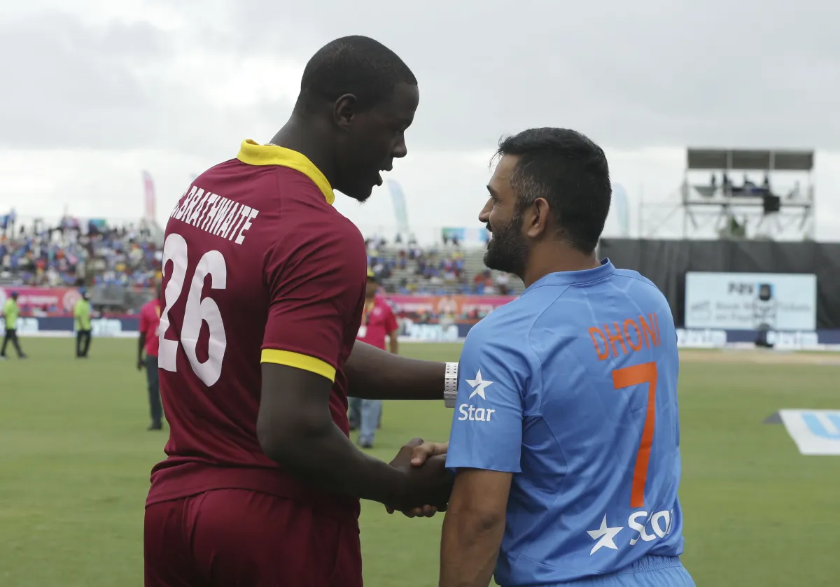 Carlos Brathwaite, MS Dhoni- India TV Hindi