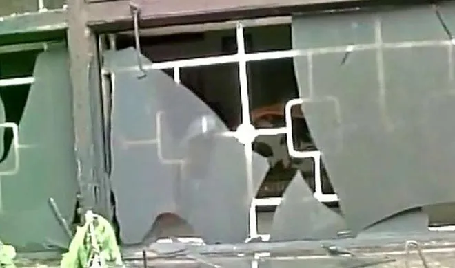 jammu kashmir education minister naeem akhtas home attacked...- India TV Hindi