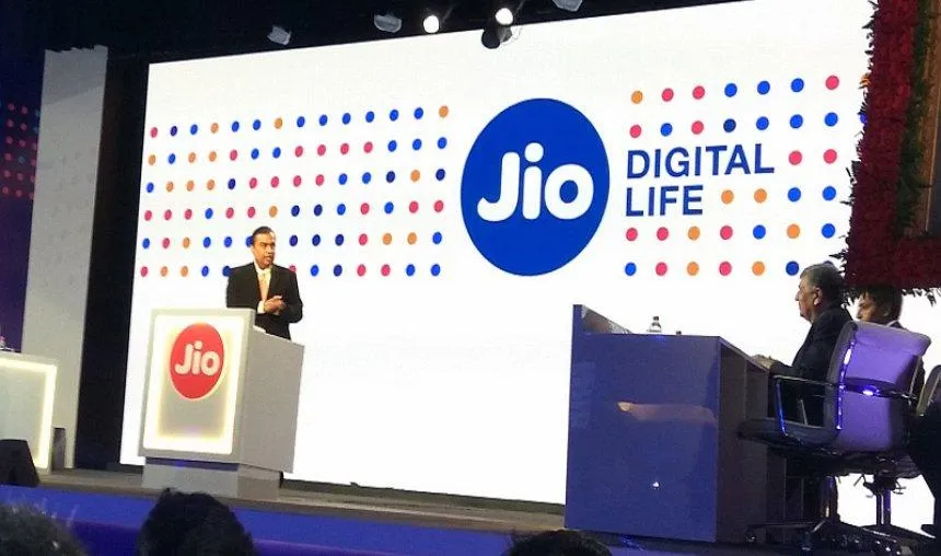 Reliance Jio को सबसे बड़ा धमाका, अब मिलेगा 83 पैसे में 1 GB फास्ट इंटरनेट डाटा- India TV Paisa