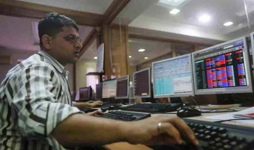 Stock Market Close: सेंसेक्स 38 अंक की बढ़त के साथ 27866 के स्तर पर बंद- India TV Paisa