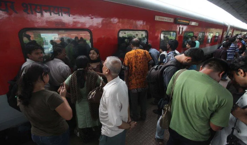 RAIL FARE HIKE: राजधानी समेत इन Trains का बढ़ा किराया, नए नियम का असर- India TV Paisa