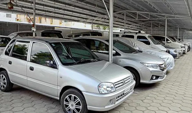 govt to make airbags compulsory in four wheelers- India TV Hindi