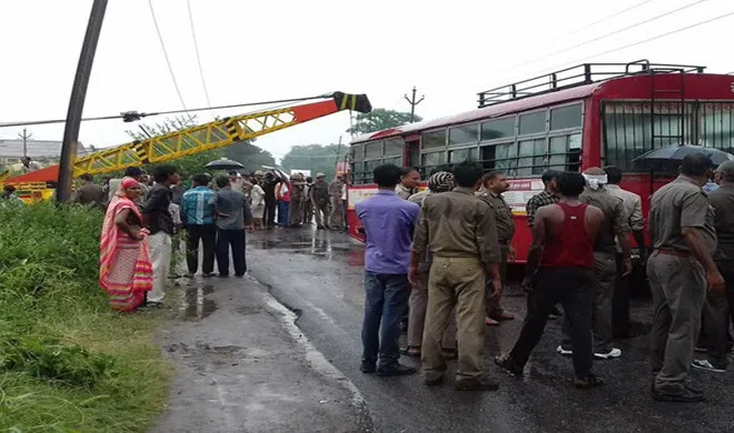 etah bus- India TV Hindi