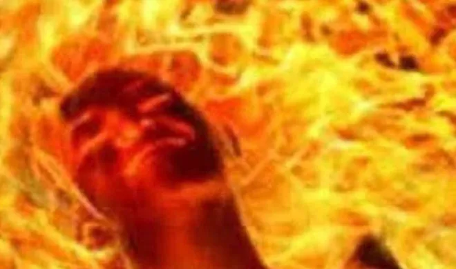 2 arrested in muzaffarnagar as girl burns herself after...- India TV Hindi