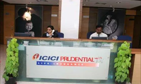 ICICI प्रूडेंशियल लाइफ ने एंकर इन्&zwj;वेस्&zwj;टर्स से जुटाए 1635 करोड़ रुपए, सोमवार को खुलेगा IPO- India TV Hindi