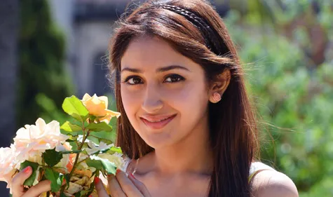 sayesha- India TV Hindi