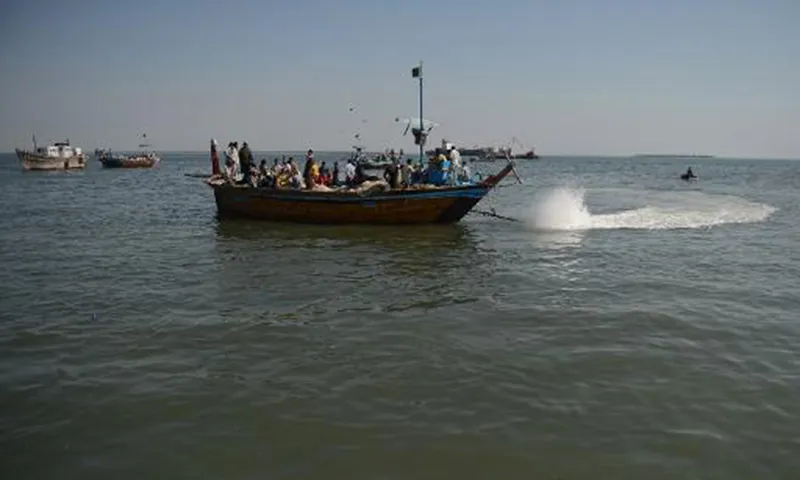 pak boat- India TV Hindi