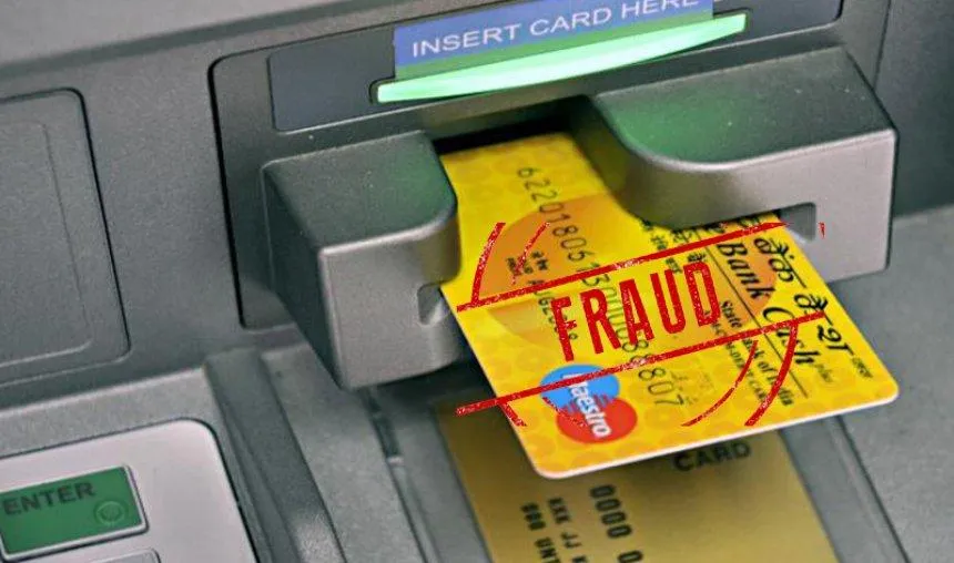 सामने आया देश का सबसे बड़ा ATM फ्रॉड, 30 लाख डेबिट कार्ड्स के पिन हुए चोरी- India TV Paisa