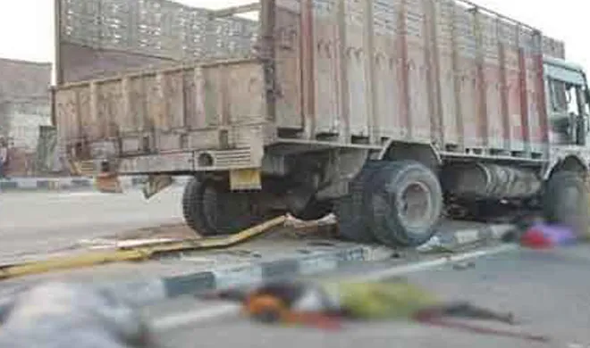 truck rams on 5 sleeping on footpath in bihar- India TV Hindi