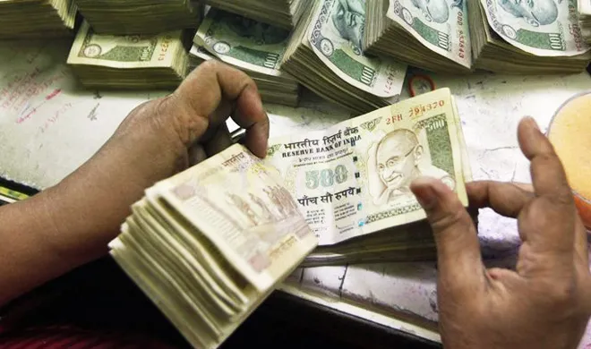 police incepector caught taking bribe of one lakh in mumbai- India TV Hindi