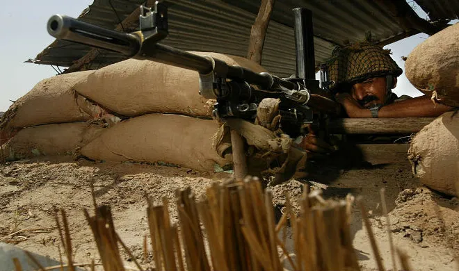 pakistan violates heavy ceasefire near international border- India TV Hindi