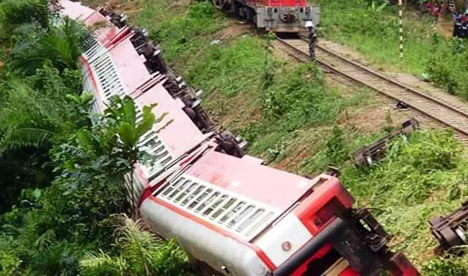cameroon train derailment 300 injured 52 dead- India TV Hindi