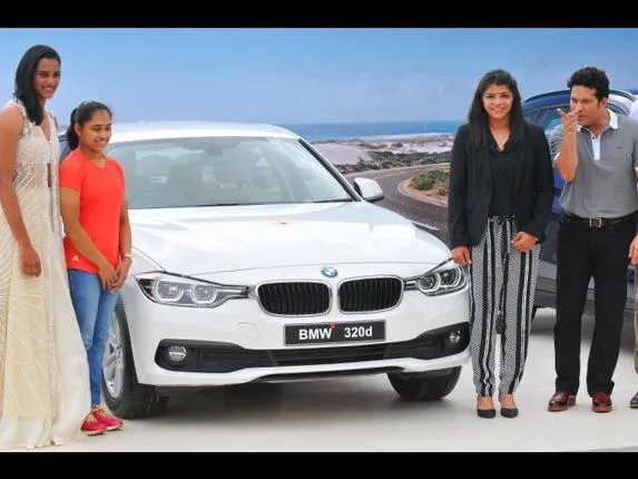 BMW Car gifted- India TV Hindi