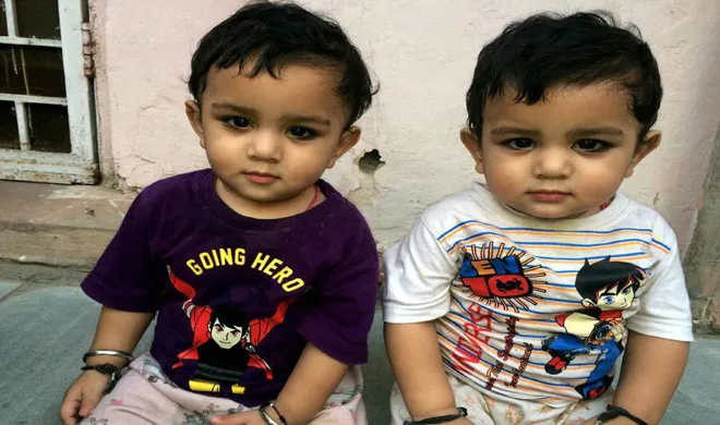 twins diwali- India TV Hindi