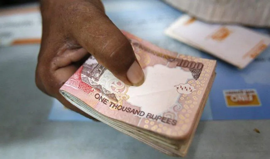 500-1000 रुपए के नोट बंद होने से अब कम होंगी प्रॉपर्टी की कीमतें, एजुकेशन सेक्टर में मिटेगा भ्रष्टाचार: एक्सपर्ट्स- India TV Paisa