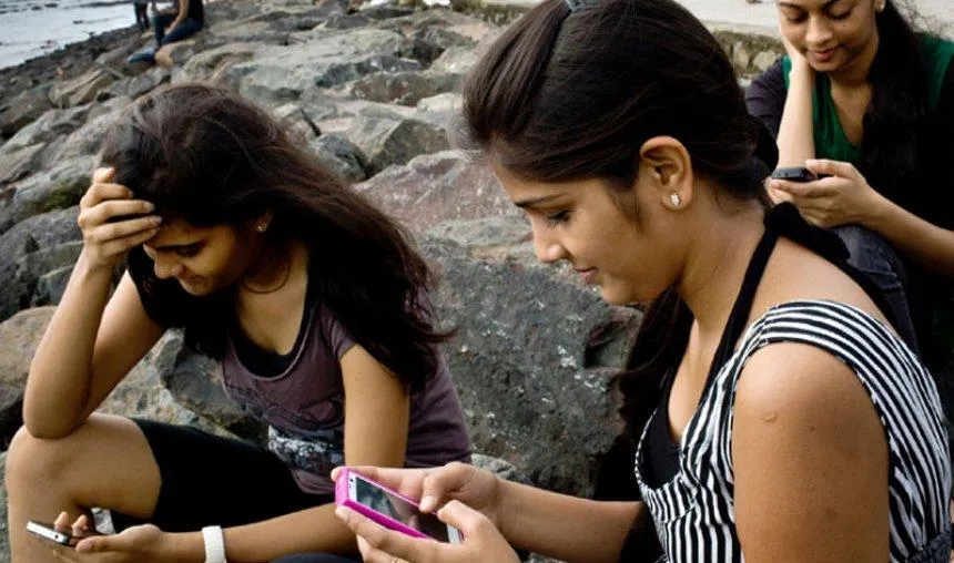 देश में सबसे ज्‍यादा महाराष्‍ट्र्र में लोग करते हैं इंटरनेट का इस्‍तेमाल, हिमाचल में सबसे कम हैं यूजर्स- India TV Paisa