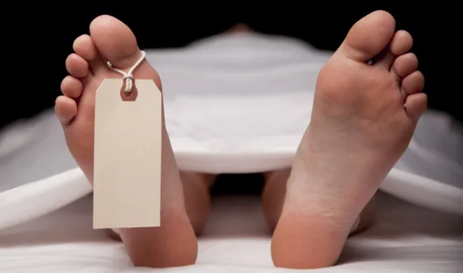 poor mar drags dead body to wife till sixty kilometers on...- India TV Hindi