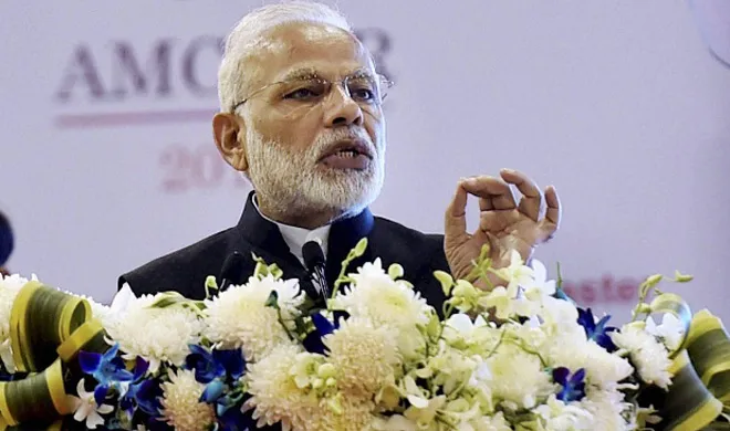 narendra modi says people exchanging old currency easily- India TV Hindi