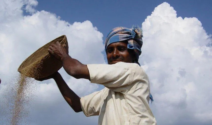 नोटबंदी से परेशान किसानों को राहत, 500 के पुराने नोटों से खरीद सकेंगे बीज- India TV Paisa
