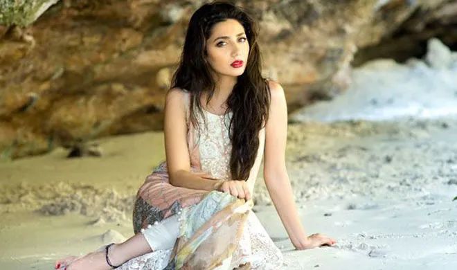mahira khan out from shah rukh khan raees movie- India TV Hindi