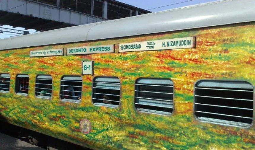 रेलवे ने फ्लेक्सी फेयर सिस्टम में किए कई बदलाव, प्रीमियम ट्रेनों की खाली सीटों पर मिलेगा 10 फीसदी डिस्काउंट- India TV Paisa